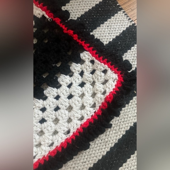 Crochet afghan in red white black stripes - Picture 2 of 3